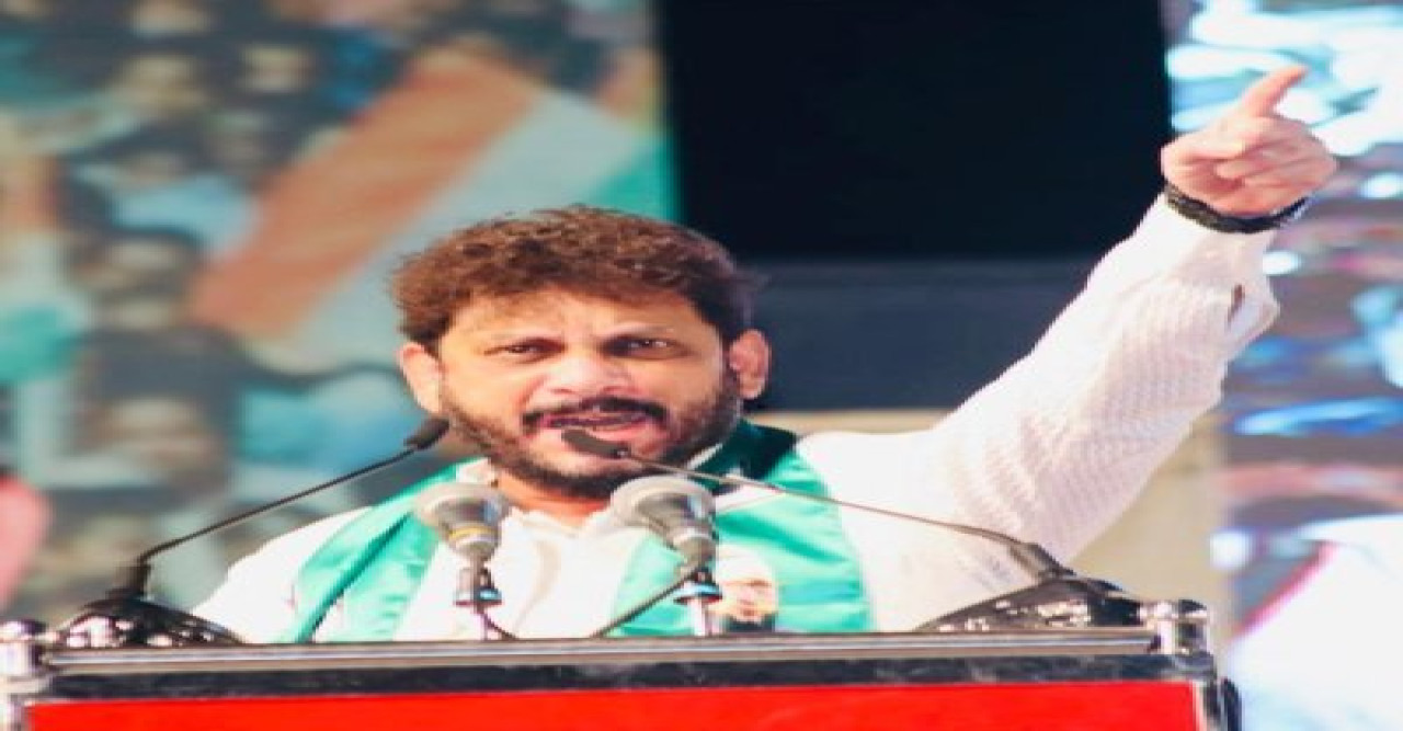 Mira Road Violence: पुलिस की हिरासत में AIMIM नेता और पूर्व विधायक वारिस पठान, कहा- कमिश्नर से मिलकर पूछूंगा